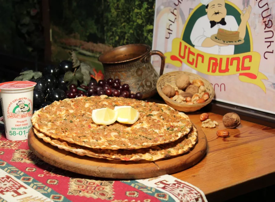 Ресторан Mer Taghe в Ереване: Армянская кухня, Веранда, Доставка, На каждый день, Шашлык,