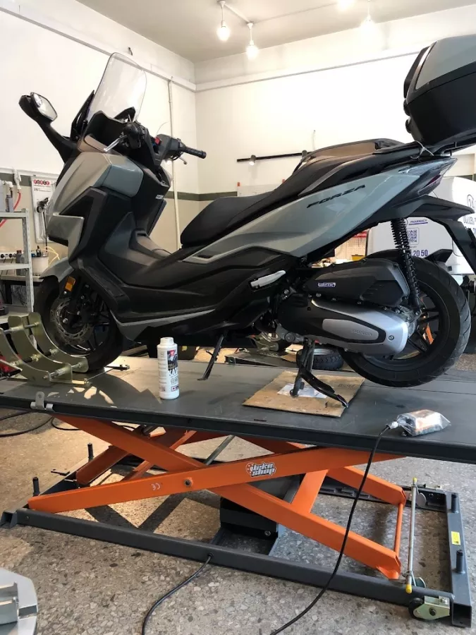Ремонт мотоциклов в Ереване BIKESHOP в Ереване: Техническое Обслуживание Мото, Ремонт Мотоциклов, Обслуживание Скутеров, Запчасти для Мотоциклов, Мото-Сервис, Шиномонтаж, Балансировка, Диагностика Мотоциклов,