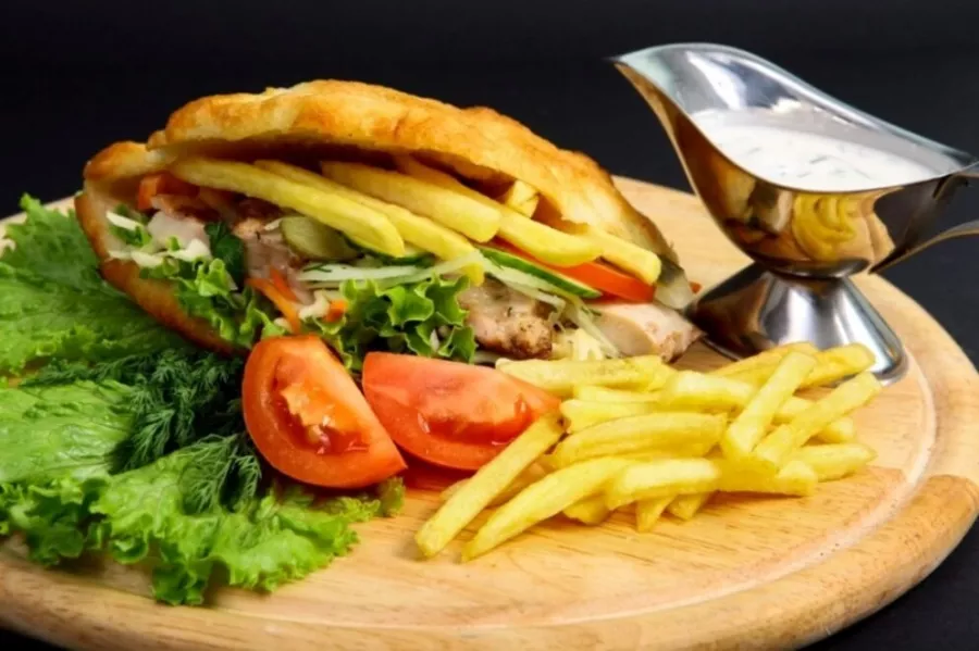 Кафе быстрого питания Восток-Хаус на Красных Партизан в Краснодаре: Вкусно, Еда, Шаурма, Гирос, Пицца, Хотдог, Шаверма, Картошка, Кафе, Бургеры,