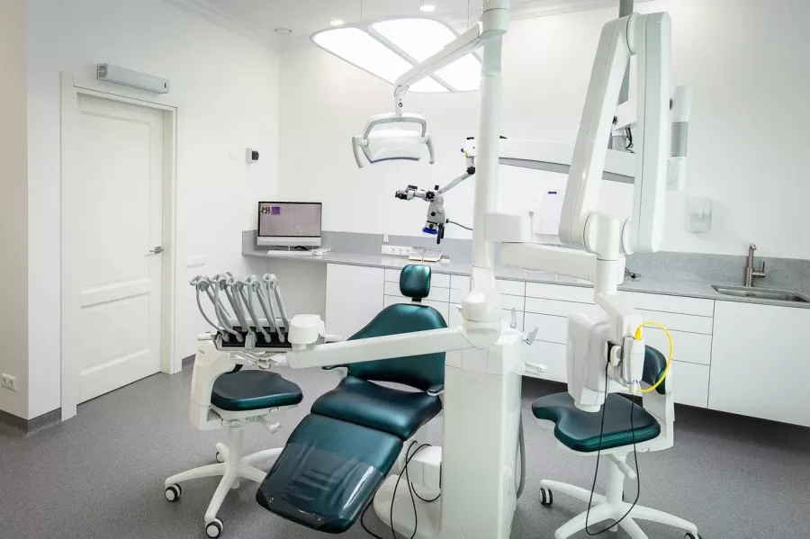 Стоматологическая клиника Cool clinic в Краснодаре: Имплантация, Лечение Зуба, Удаление Зуба, Детский Стоматолог, Стоматология, Лечение Десен, Лечение Кариеса, Бесплатная Консультация, Диагностика,