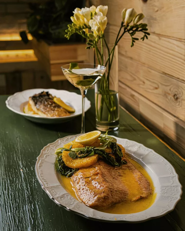 Ресторан Hedonist в Ереване: Армянская кухня, Европейская кухня, Фьюжн, Десерты, Детская комната, Для свиданий, Заказать банкеты, Для особых случаев, Живая музыка,