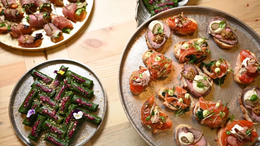 Ресторан Hedonist в Ереване: Армянская кухня, Европейская кухня, Фьюжн, Десерты, Детская комната, Для свиданий, Заказать банкеты, Для особых случаев, Живая музыка,