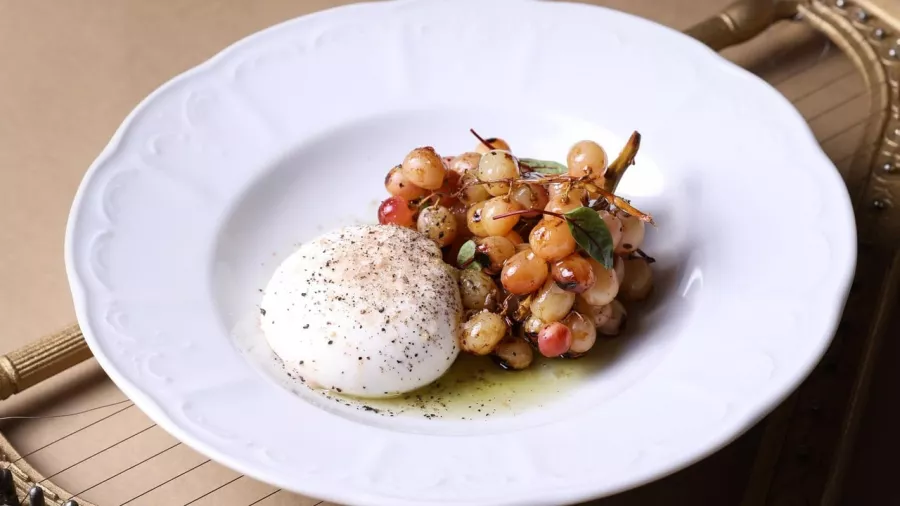 Ресторан Hedonist в Ереване: Армянская кухня, Европейская кухня, Фьюжн, Десерты, Детская комната, Для свиданий, Заказать банкеты, Для особых случаев, Живая музыка,