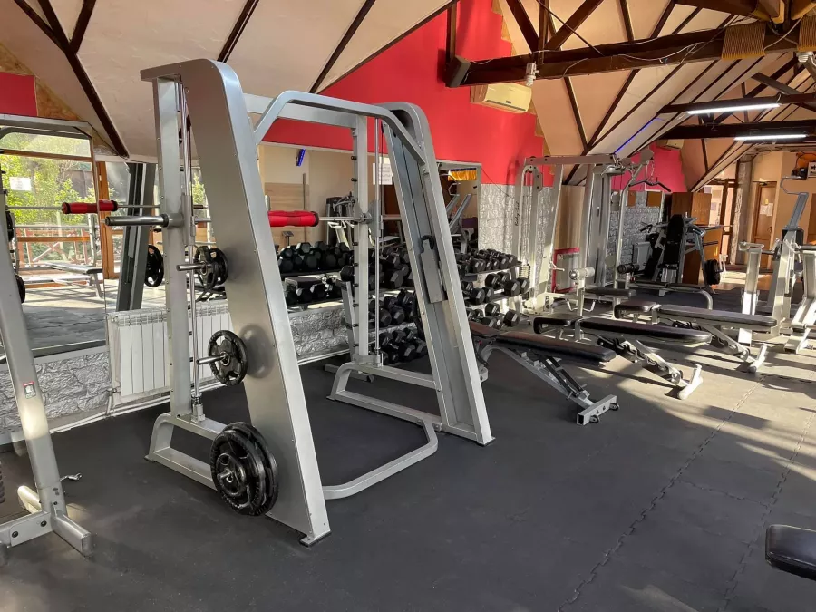 Фитнес-клуб Action Fitness в Ереване: Фитнес-клуб, Тренажеры, Тренировка, Персональный тренер, Спортзал,