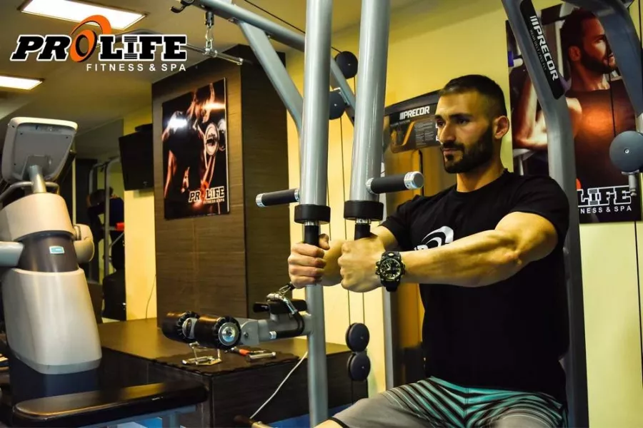 Фитнес-клуб ProLife Fitness & SPA в Ереване: Тренажерный зал, Фитнес, Тхэ-бо, Тхэ-чи, Йога, Кунг-фу, Танец живота, Хореография, Персональный тренер, Групповые тренировки, Бассейн, Spa,