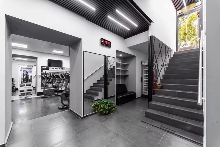 Тренажерный зал Davis' Gym в Ереване: Фитнес-клуб, Тренировка, Тренажерный зал, Персональный тренер, Групповые тренировки, Йога, Гимнастика, Стречинг, Аэробика,