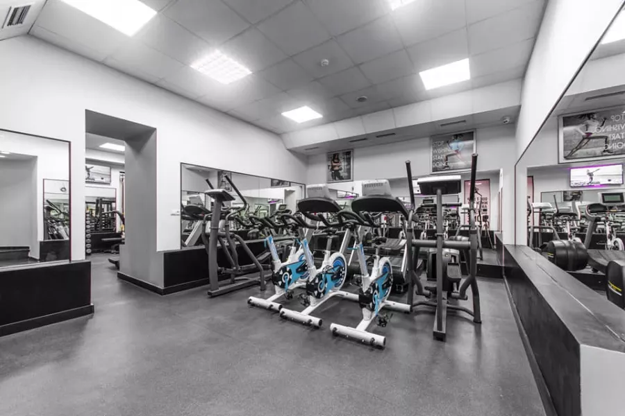 Тренажерный зал Davis' Gym в Ереване: Фитнес-клуб, Тренировка, Тренажерный зал, Персональный тренер, Групповые тренировки, Йога, Гимнастика, Стречинг, Аэробика,
