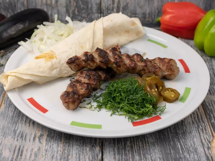 Магазин фастфудной продукции У Артура на Парковой в Сочи: Шаурма, Гирос, Шашлык, Бургер, Хотдог, Фастфуд, Шаверма, Вкуснаяеда, Картошка,