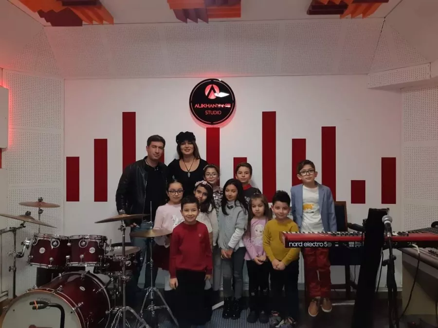 Студии звукозаписи Alikhanyan's Studio в Ереване: Сведение и Мастеринг, Аранжировки, Создание Музыкальной Композиции, Репетиционные Комнаты, Частная Музыкальная Школа, Песня под Ключ, Звукозапись, Обработка Вокала,