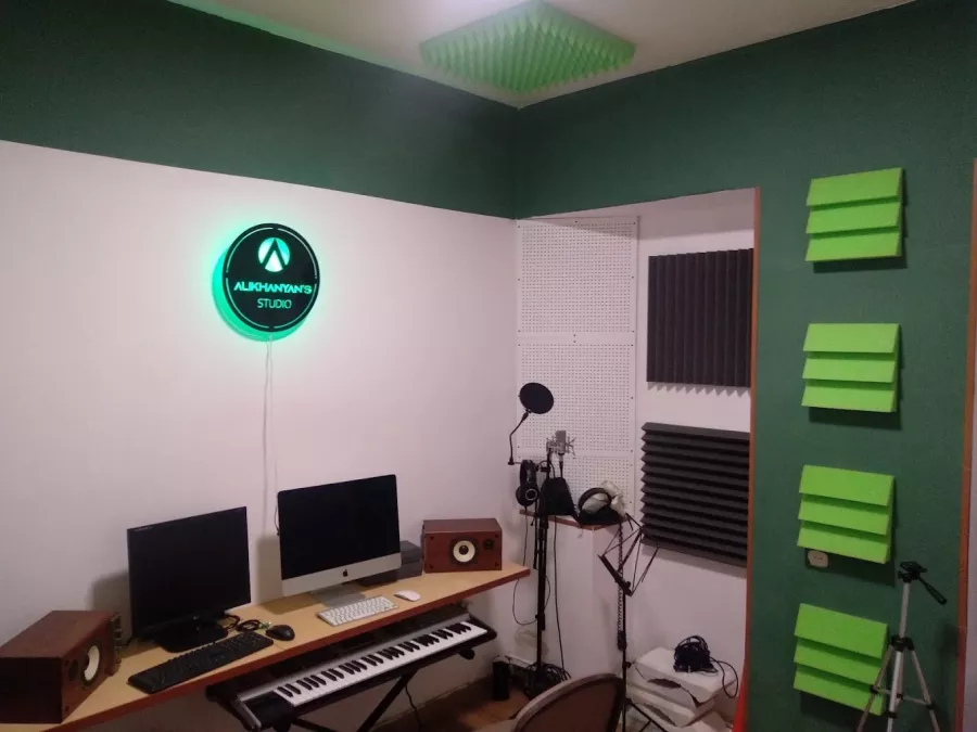 Студии звукозаписи Alikhanyan's Studio в Ереване: Сведение и Мастеринг, Аранжировки, Создание Музыкальной Композиции, Репетиционные Комнаты, Частная Музыкальная Школа, Песня под Ключ, Звукозапись, Обработка Вокала,