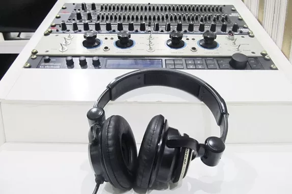 Студия звукозаписи "Wanenwan Studio"