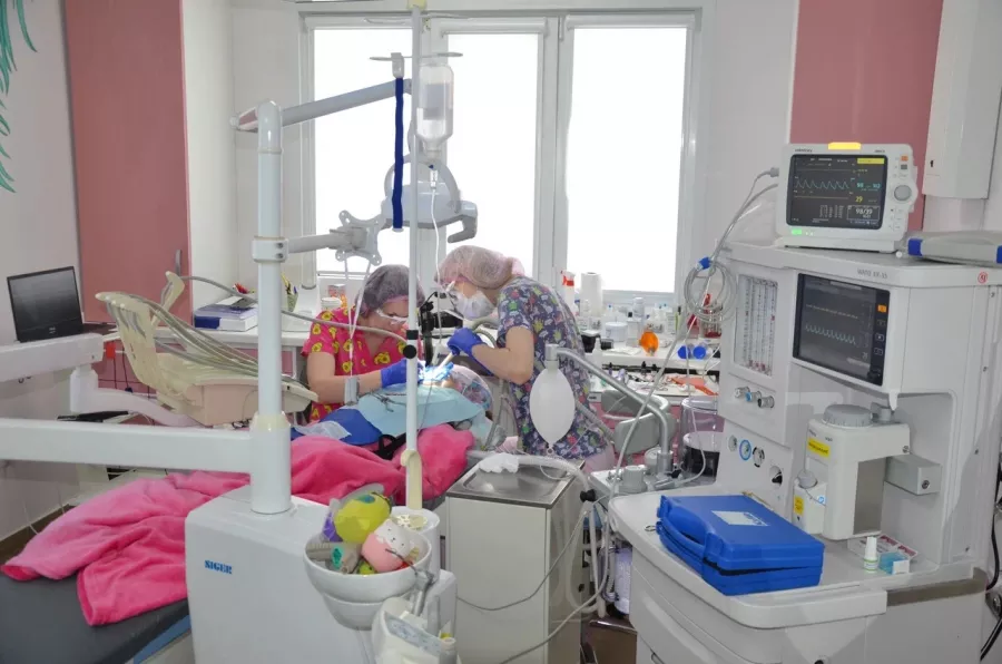 Стоматологическая клиника Дента Ареа в Краснодаре: Имплантация, Лечение Зуба, Удаление Зуба, Детский Стоматолог, Стоматология, Лечение Десен, Лечение Кариеса, Бесплатная Консультация, Диагностика,