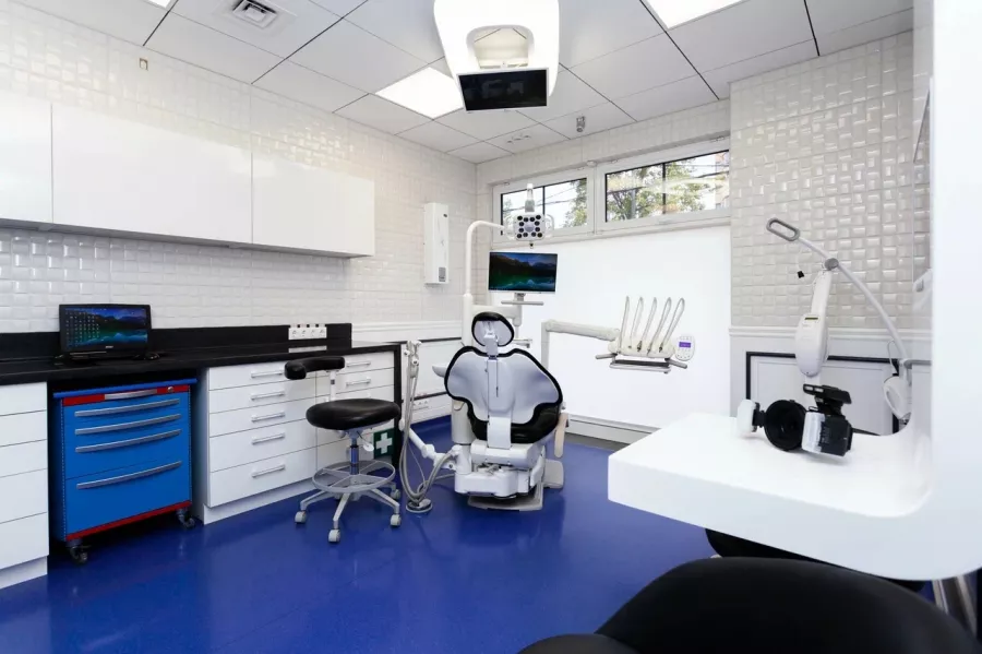 Стоматологическая клиника Smile Design в Краснодаре: Имплантация, Лечение Зуба, Удаление Зуба, Детский Стоматолог, Стоматология, Лечение Десен, Лечение Кариеса, Бесплатная Консультация, Диагностика,