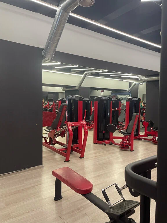 Тренажерный зал The One Gym в Ереване: Пилатес, Йога, Тренажерный зал, Групповые тренировки, Персональный тренер, Тренировка ,