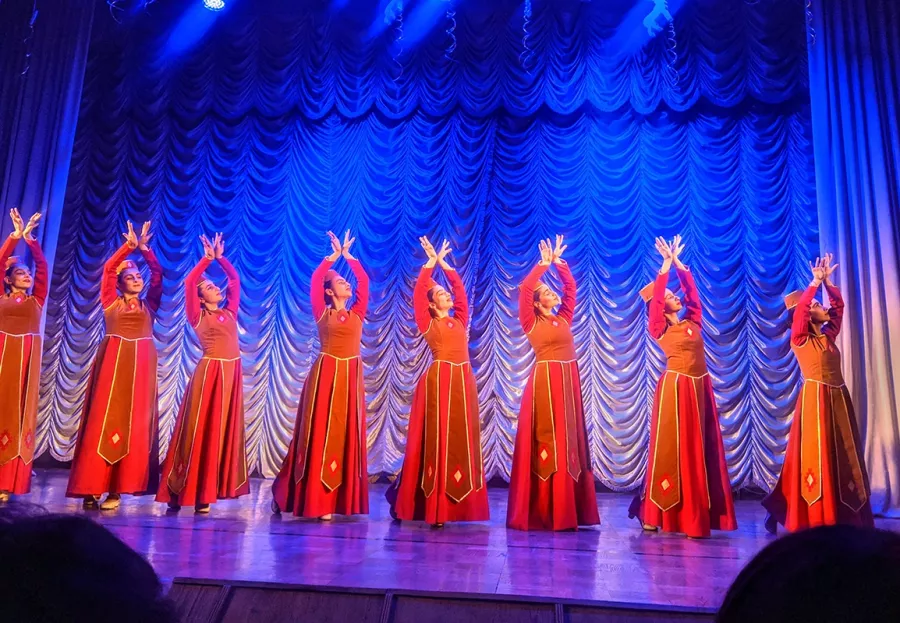 Школа танцев Areni Dance Studio в Ереване: Индивидуальные Тренировки, Частные Уроки, Хореография, Народные Танцы, Фитнес, Спортзал, Танцы На Заказ, Хип-хоп,