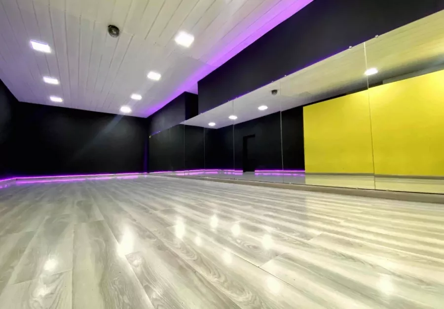 Танцевальная Студия iDANCE ACADEMY в Ереване: Хореография, Современные Танцы, Брейк Данс, Фитнес, Свадебный Танец, Зумба, Групповые занятия, Хип-хоп,