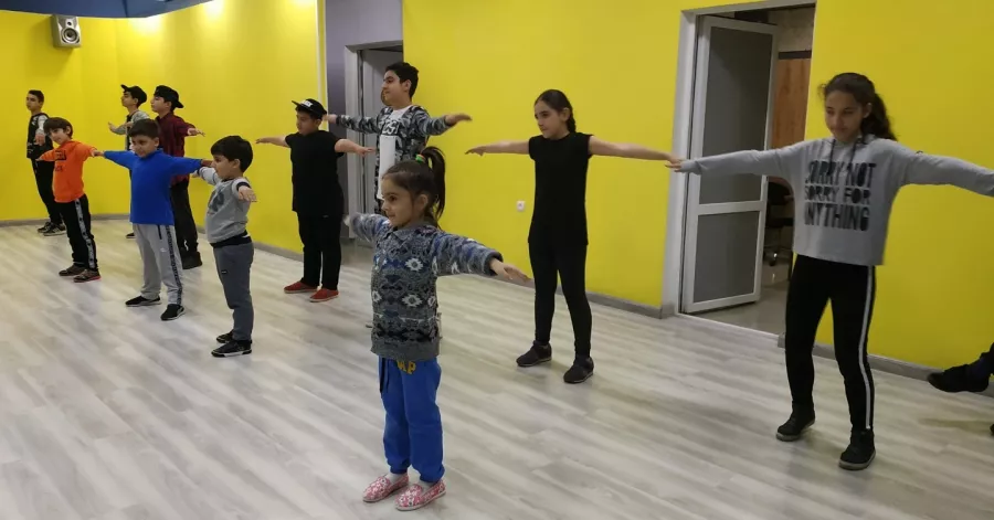 Танцевальная Студия iDANCE ACADEMY в Ереване: Хореография, Современные Танцы, Брейк Данс, Фитнес, Свадебный Танец, Зумба, Групповые занятия, Хип-хоп,