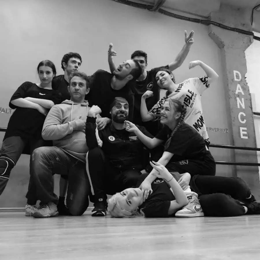 Школа танцев Arma Dance Academy в Ереване: Хореография, Современные Танцы, Индивидуальные Тренировки, Фитнес, Грация, Развитие Гибкости, Танцы Народов Мира, Групповые занятия,