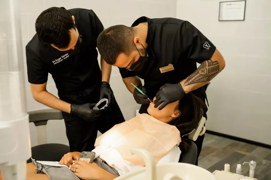 Стоматологическая клиника Dr. Vugar dental в Казани: Стоматолог, Имплантация, Лечение Зуба, Удаление зубов, Лечение Десен, Диагностика, Консультация , Здоровье,