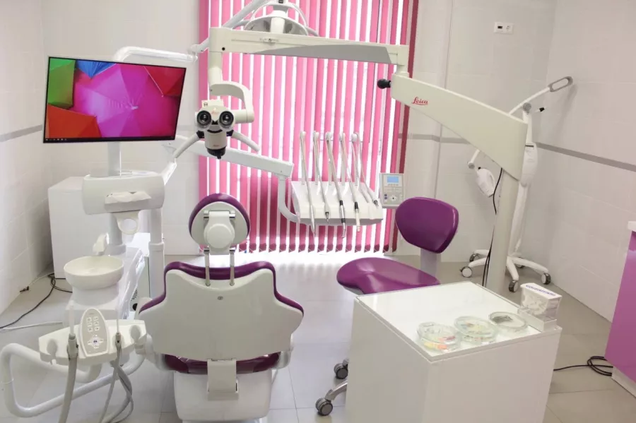 Стоматологическая клиника Dentalroom в Нижнем Новгороде: Имплантация, Лечение Зуба, Удаление Зуба, Детский Стоматолог, Стоматология, Лечение Десен, Лечение Кариеса, Бесплатная Консультация, Диагностика,