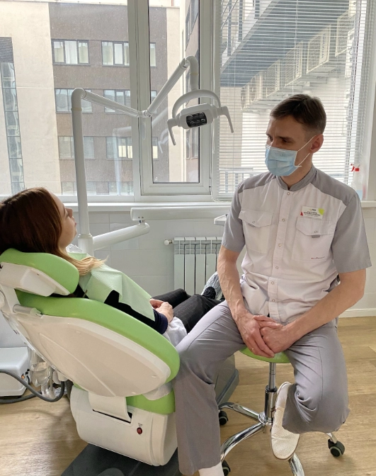 Стоматологическая клиника IQ dental clinic в Новосибирске: Стоматология, Лечение десен, Лечение зубов, Пломбирование, Детский стоматолог , Отбеливание , Чистка,
