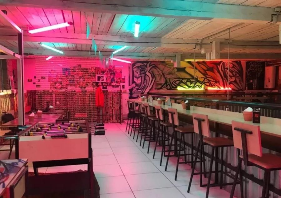 Магазин Hops Mustache в Санкт-Петербурге: Пиво, Банные закуски, Морепродукты, Рыба, Разливной сидр, Безалкогольные напитки, Снековая продукция,