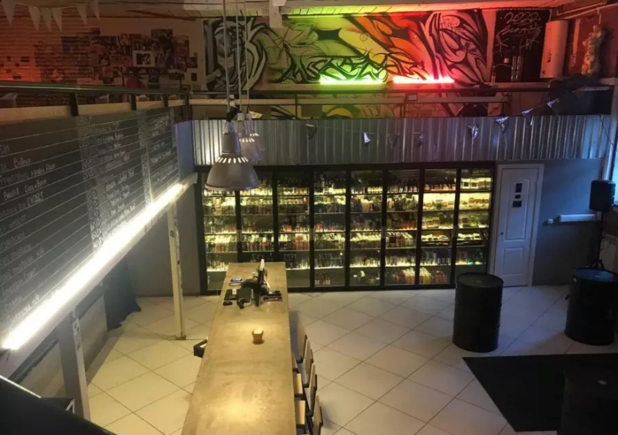 Магазин Hops Mustache в Санкт-Петербурге: Пиво, Банные закуски, Морепродукты, Рыба, Разливной сидр, Безалкогольные напитки, Снековая продукция,
