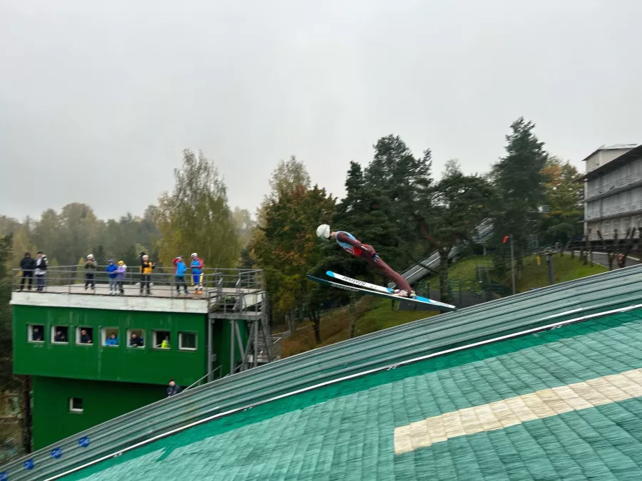 Школа высшего спортивного мастерства по зимним видам спорта в Санкт-Петербурге: Школа, Развиваться, Биатлон, Горнолыжный спорт, Сноуборд, Прыжки на лыжах с трамплина, Кёрлинг ,