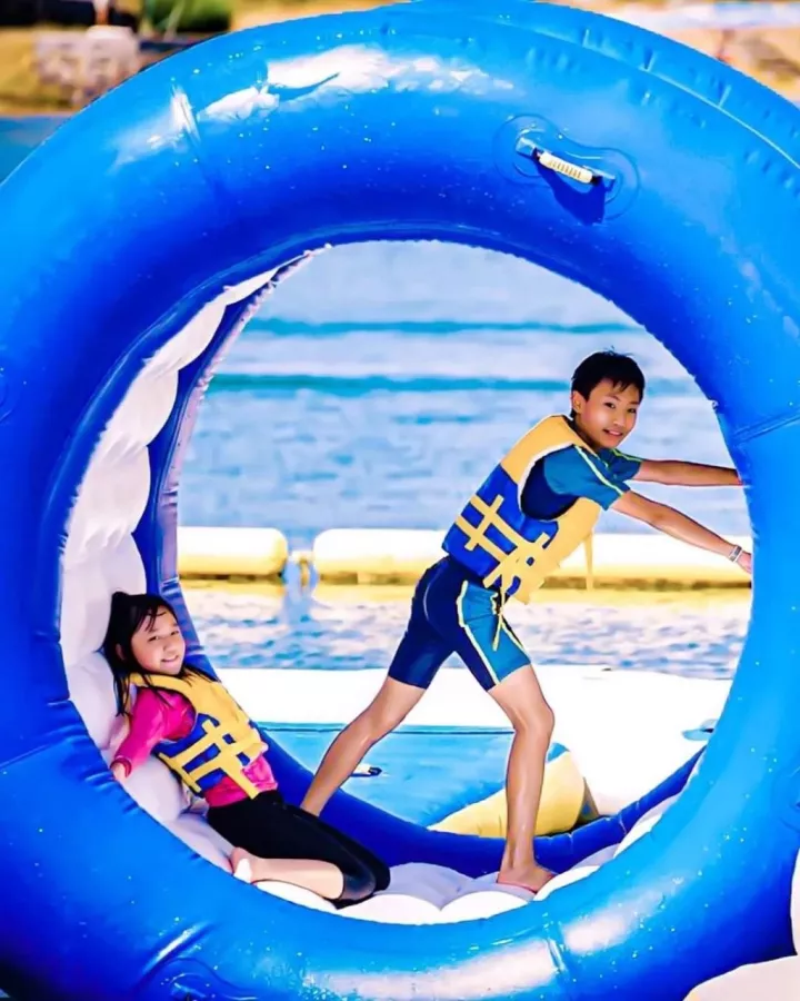 Площадка Bali Wake Park в Бали: Аквапарк, Вейкборд, Горки, Озеро, Aqua park, Slides, Lake, Wake board,
