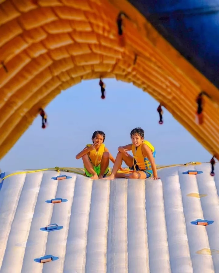 Площадка Bali Wake Park в Бали: Аквапарк, Вейкборд, Горки, Озеро, Aqua park, Slides, Lake, Wake board,