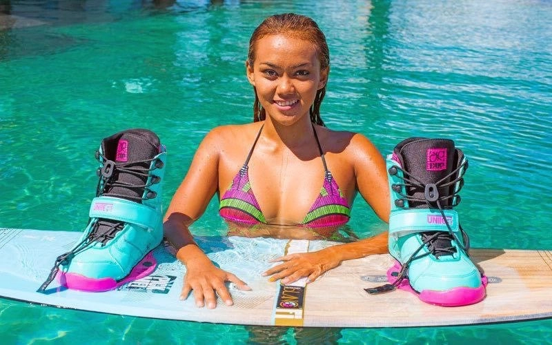 Площадка Bali Wake Park в Бали: Аквапарк, Вейкборд, Горки, Озеро, Aqua park, Slides, Lake, Wake board,