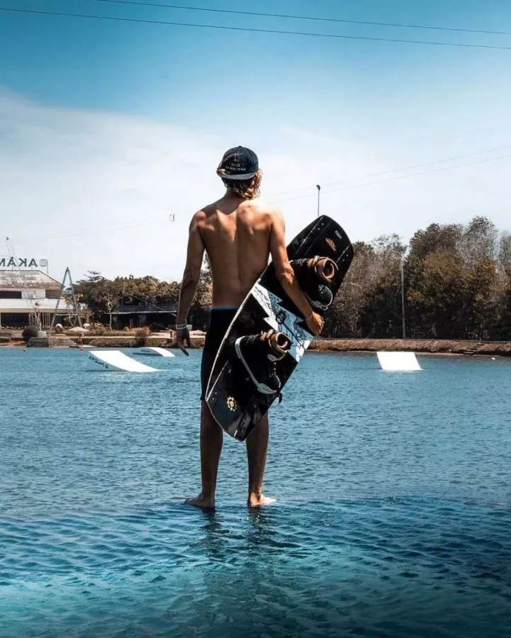 Площадка Bali Wake Park в Бали: Аквапарк, Вейкборд, Горки, Озеро, Aqua park, Slides, Lake, Wake board,