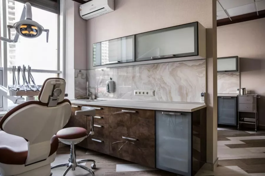 Стоматологическая клиника Aristidis dental в Краснодаре: Имплантация, Лечение Зуба, Удаление Зуба, Детский Стоматолог, Стоматология, Лечение Десен, Лечение Кариеса, Бесплатная Консультация, Диагностика,