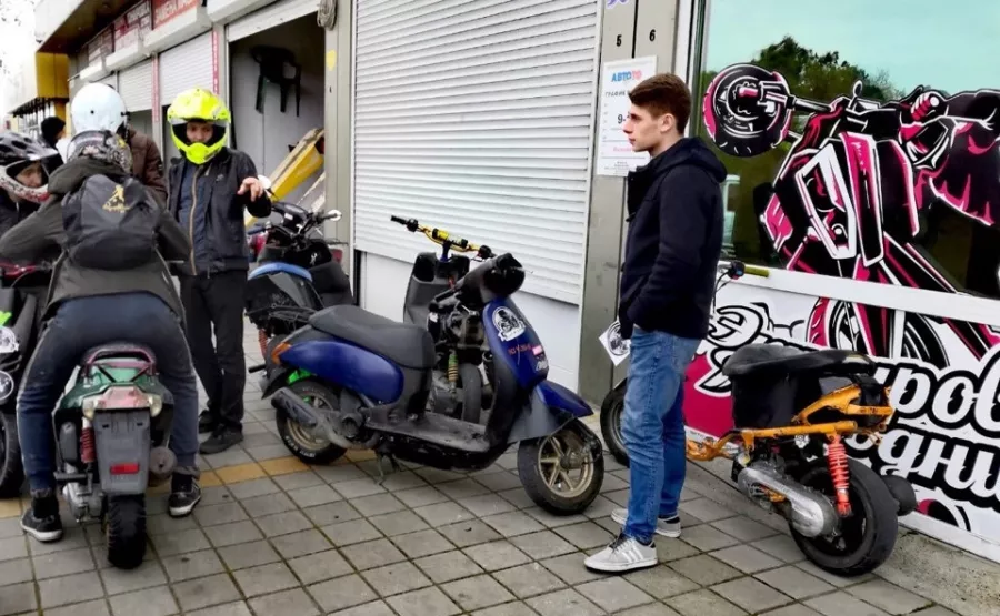 Мотосалон CRAZYMOTO в Сочи: Запчасти на Скутер, Запчасти на Мотоцикл, Мото Экипировка, Мото Шлем, МОТО Расходники, МОТО СТО, Обслуживание МОТО, Ремонт Скутера,