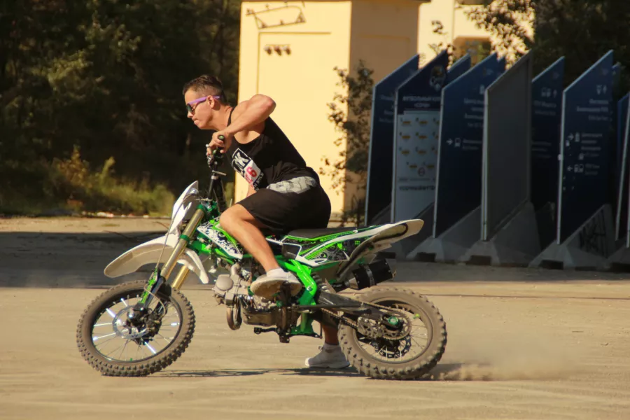 Мотосалон CRAZYMOTO в Сочи: Запчасти на Скутер, Запчасти на Мотоцикл, Мото Экипировка, Мото Шлем, МОТО Расходники, МОТО СТО, Обслуживание МОТО, Ремонт Скутера,