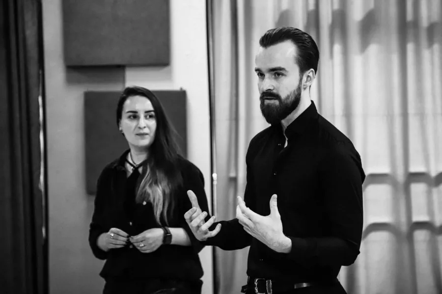 Школа танцев Bovarov Tango Club в Ереване: Танцы, Хореография, Современные танцы, Растяжка, Постановка танца, Групповые танцы, Пластика, Танго,