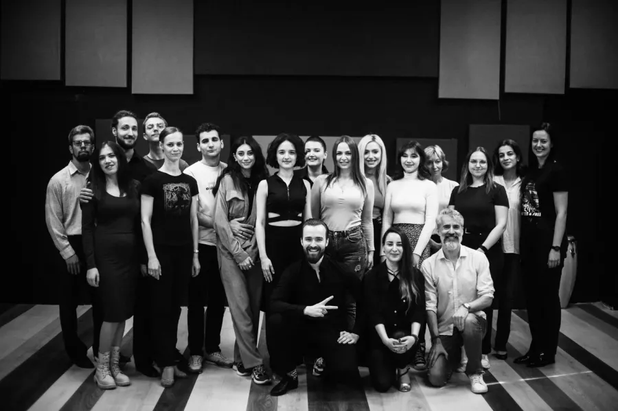 Школа танцев Bovarov Tango Club в Ереване: Танцы, Хореография, Современные танцы, Растяжка, Постановка танца, Групповые танцы, Пластика, Танго,