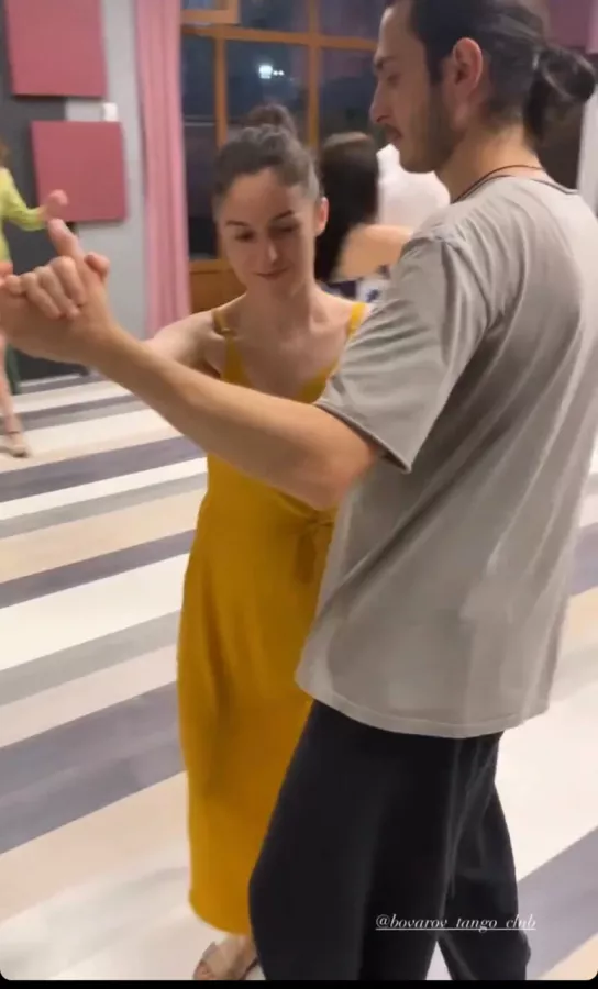 Школа танцев Bovarov Tango Club в Ереване: Танцы, Хореография, Современные танцы, Растяжка, Постановка танца, Групповые танцы, Пластика, Танго,