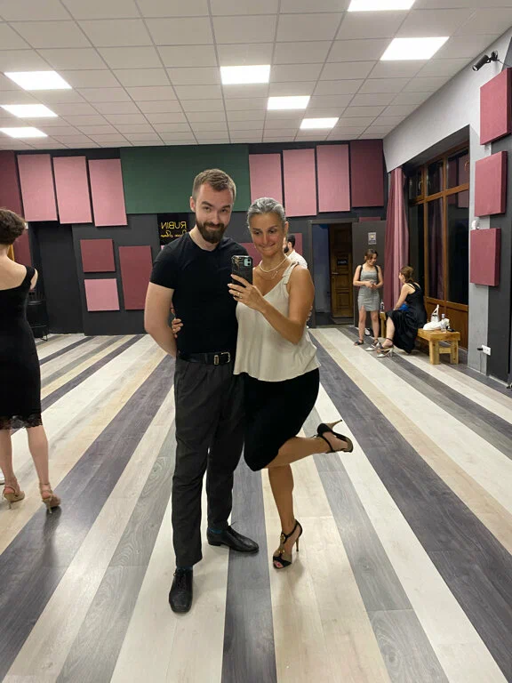 Школа танцев Bovarov Tango Club в Ереване: Танцы, Хореография, Современные танцы, Растяжка, Постановка танца, Групповые танцы, Пластика, Танго,