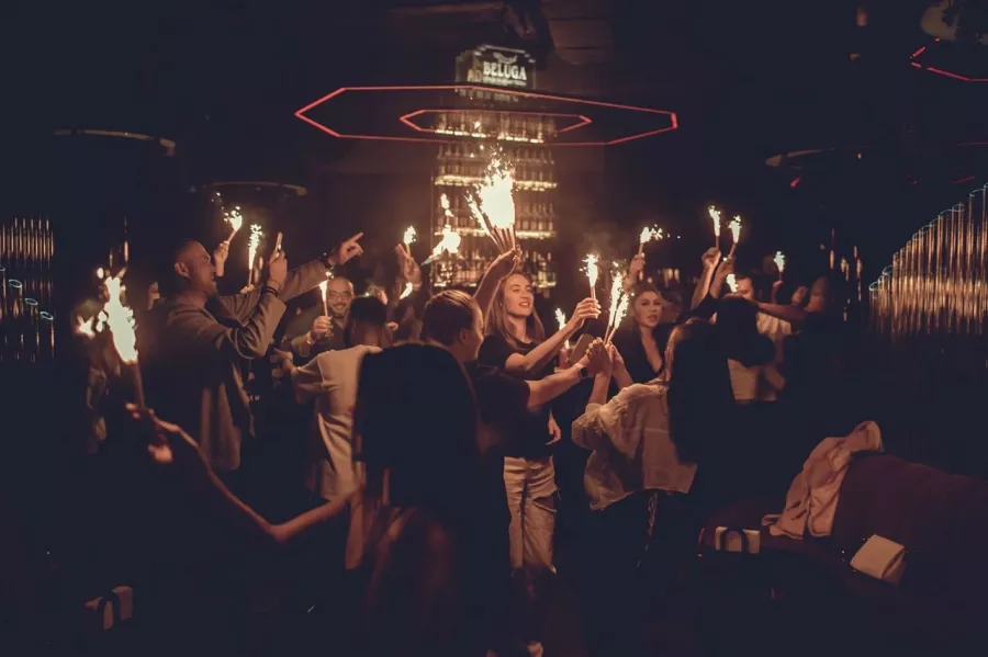 Ночной клуб V-bar в Адлере: Дискотека, Вечеринки, Лето , Танцы, Бар, Алкоголь, Вкусно, Ночной клуб,