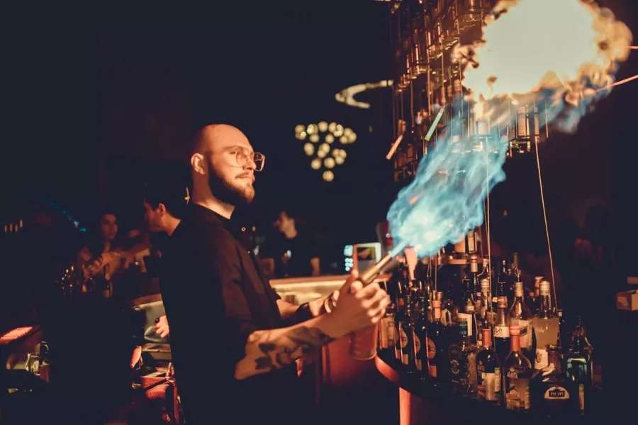 Ночной клуб V-bar в Адлере: Дискотека, Вечеринки, Лето , Танцы, Бар, Алкоголь, Вкусно, Ночной клуб,