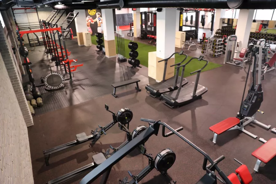 Спортивный комплекс Gold`s Gym в Ереване: Фитнес, Тренажеры, Тренировка, Персональный тренер, Бассейн, Йога, Стретчинг , Групповые тренировки, Пилатес, Аэробика,