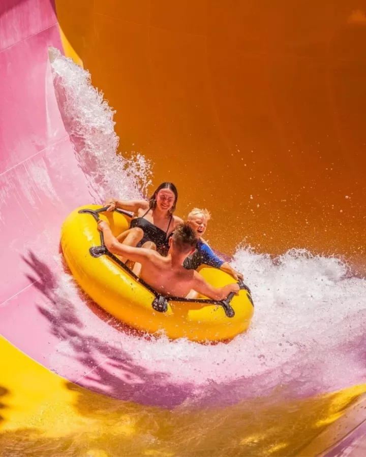 Аквапарк Waterbom Bali в Бали: Аквапарк, Горки, Бар, Сёрфинг, Aqua park , Slides, Bar, Surfing ,