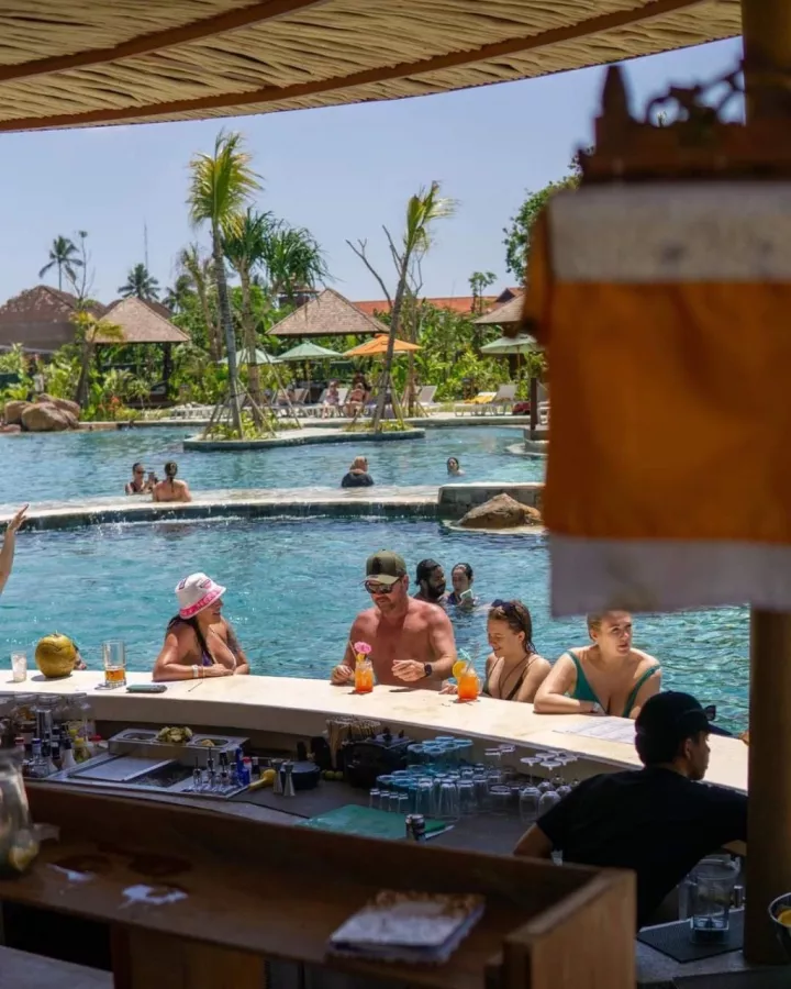 Аквапарк Waterbom Bali в Бали: Аквапарк, Горки, Бар, Сёрфинг, Aqua park , Slides, Bar, Surfing ,