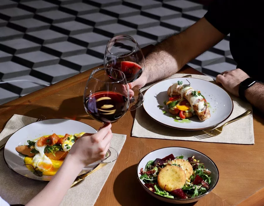 Ресторан Villa Avenue в Ереване: Европейская кухня, Азиатская кухня, Армянская кухня, Десерты, Алкоголь, Для особых случаев , Коктейли, Детская комната, Для свиданмй,