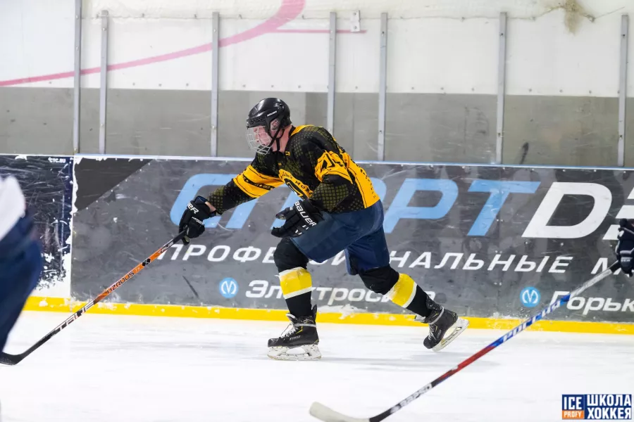 Школа хоккея АЙС-ПРОФИ в Санкт-Петербурге: Школа, Зимний спорт, Лед, Коньки, Хоккей, Шайба, Клюшка,