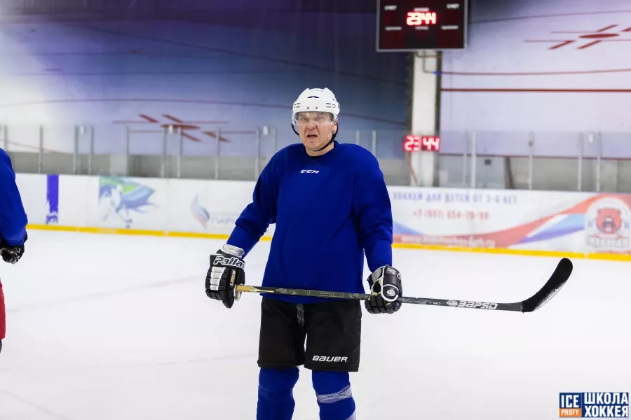 Школа хоккея АЙС-ПРОФИ в Санкт-Петербурге: Школа, Зимний спорт, Лед, Коньки, Хоккей, Шайба, Клюшка,