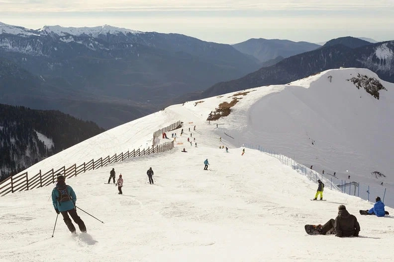 Горнолыжный комплекс Роза Хутор в Красной Поляне: Зима, Сноуборд, Тренировка, Снег, Лыжи,
