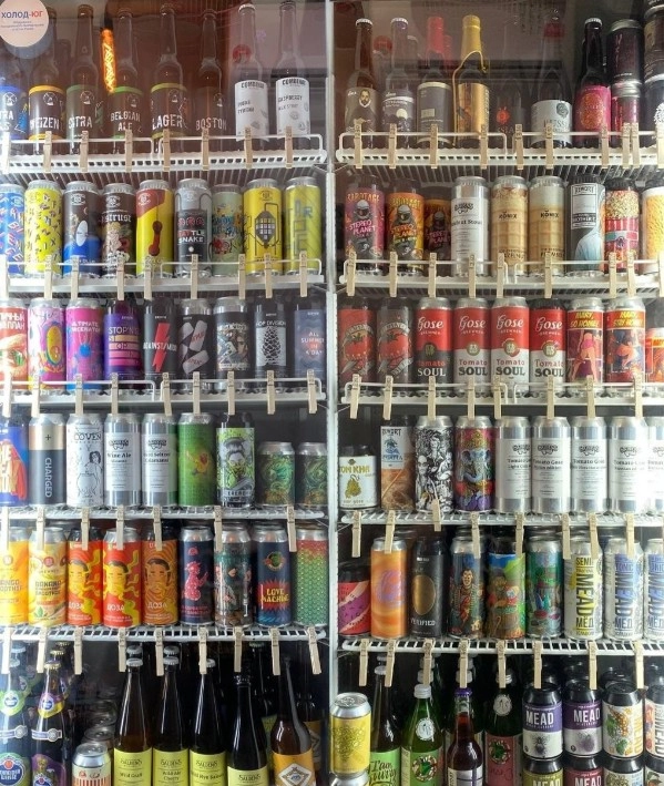 Пивоварня Art Brew Combinat в Ростове-на-Дону: Пиво, Банные закуски, Рыба, Морепродукты, Снековая продукция, Разливной сидр, Безалкогольные напитки,
