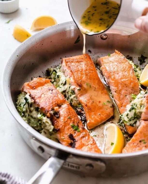 Магазин Икра и Рыба на Академика Крылова в Санкт-Петербурге: Еда, Морепродукты, Рыба,